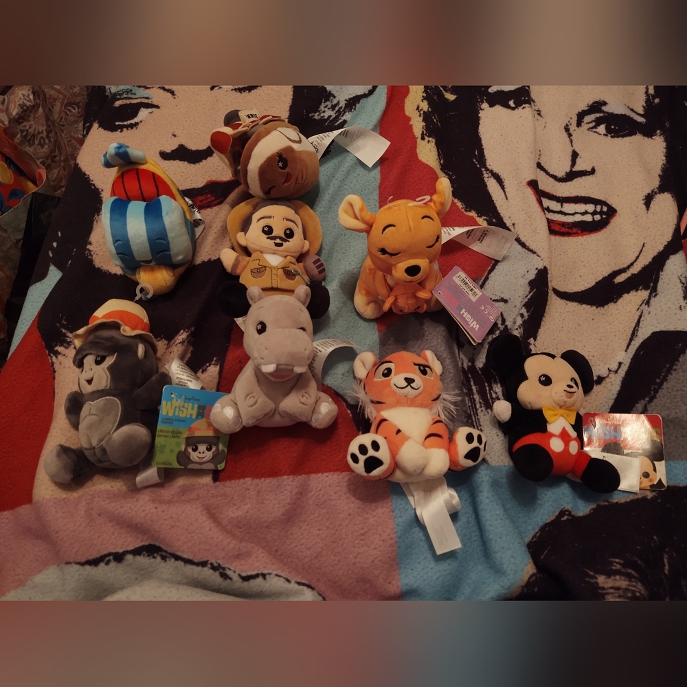 Disney Wishables Pls msg me & LMK what you're interested in - Picture 2 of 2